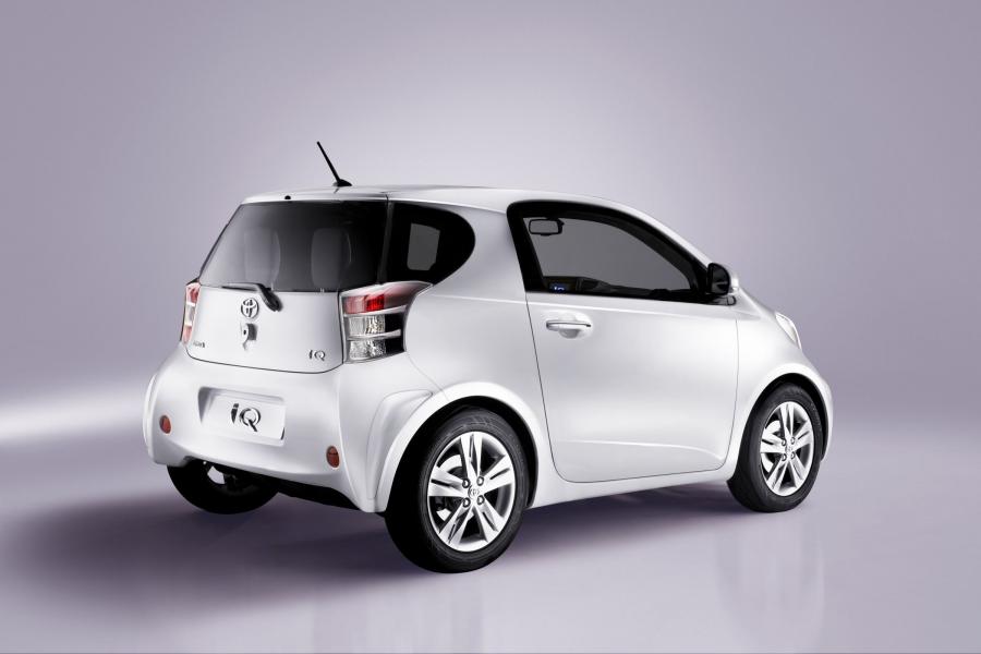  Toyota iQ 2008 года  (фото 30 из 225)